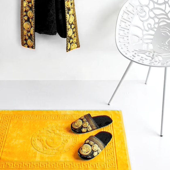 1 Left! BRAND NEW Versace Home Medusa & Greek Key Towel or Bath Mat - Picture 1 of 8